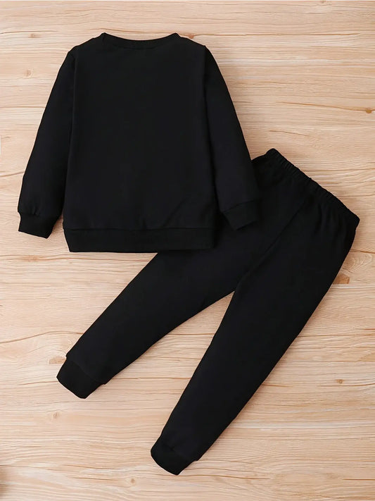 Get your little fashionista ready for fall with our Girls Fall Fashion Heart Printed Sweatsuit 2PC Set!