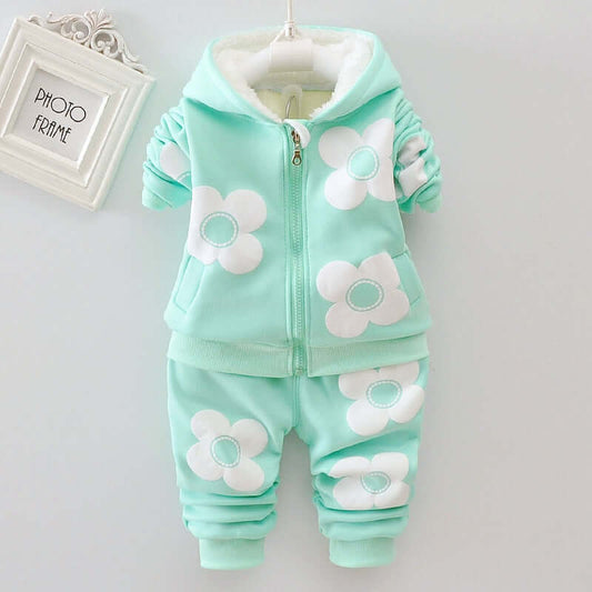 Let her explore the outdoors in style wearing this adorable Winter Toddler Girls Flower Print Jacket and Pants