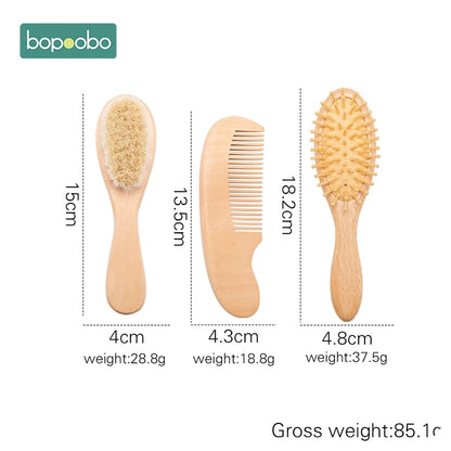 This soft-bristled brush has been designed to delicately care for your little one's scalp while gently detangling locks.