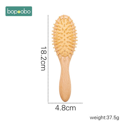 This soft-bristled brush has been designed to delicately care for your little one's scalp while gently detangling locks.