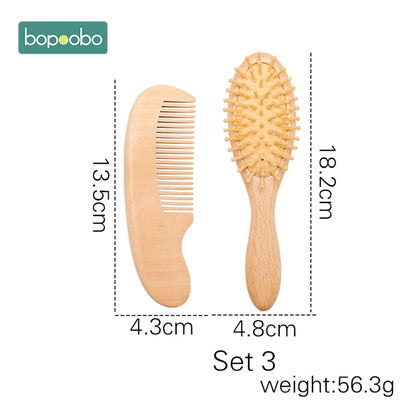 This soft-bristled brush has been designed to delicately care for your little one's scalp while gently detangling locks.