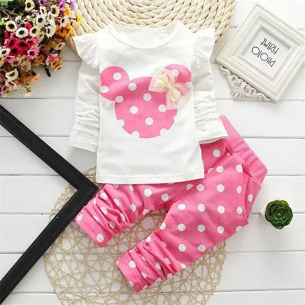 This adorable Autumn Toddler Girls Bow-Dot Shirt-Pants Set offers comfort and style for your little one.