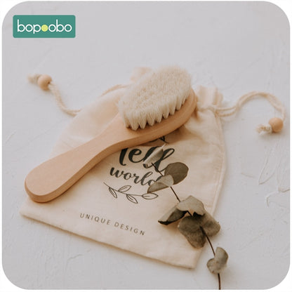 This soft-bristled brush has been designed to delicately care for your little one's scalp while gently detangling locks.