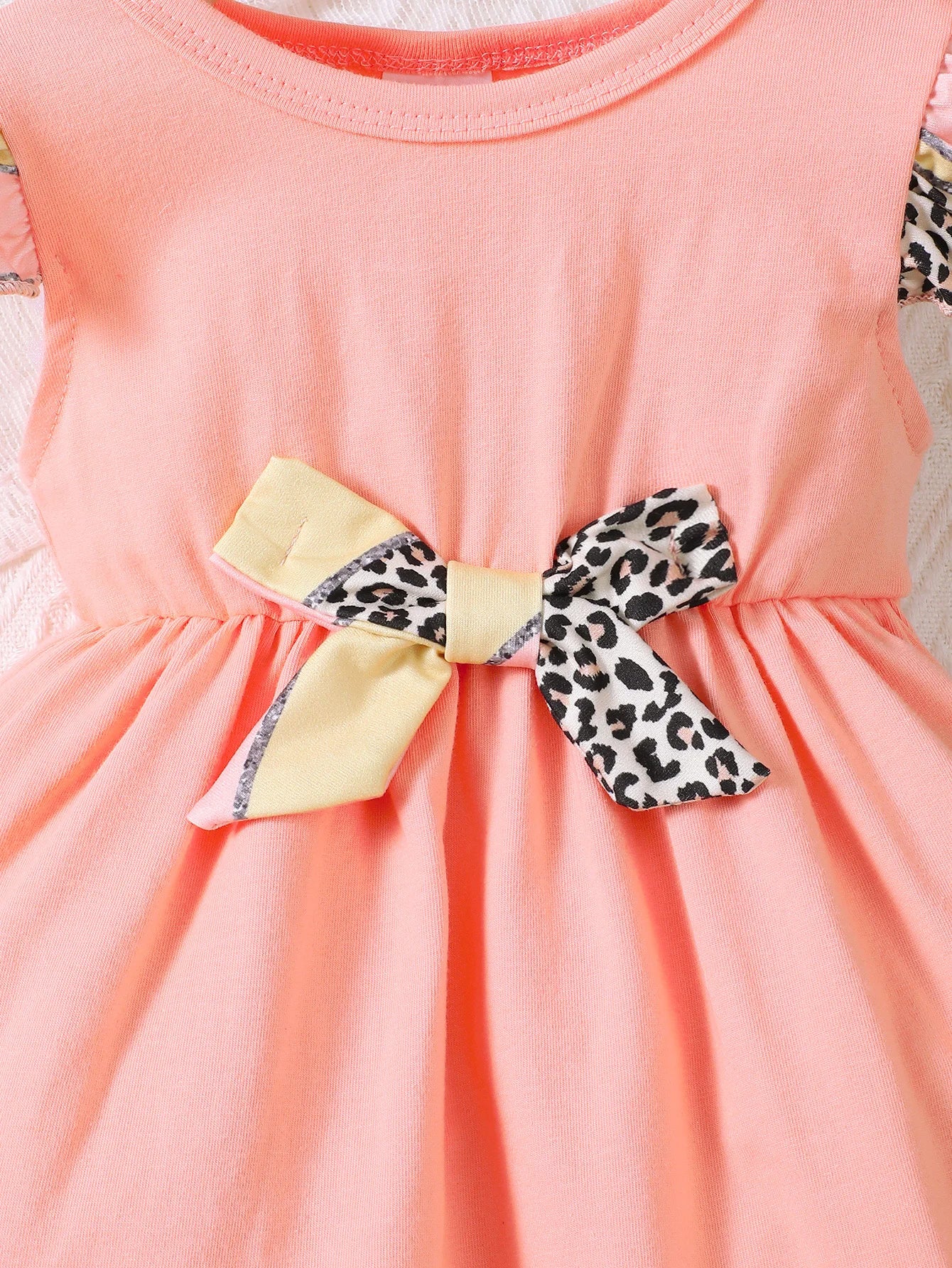 Get your little roarer ready with this Toddler Girls Autumn Sleeveless Top Multicolor Pants featuring a sleeveless leopard-print top and multicolor pants.