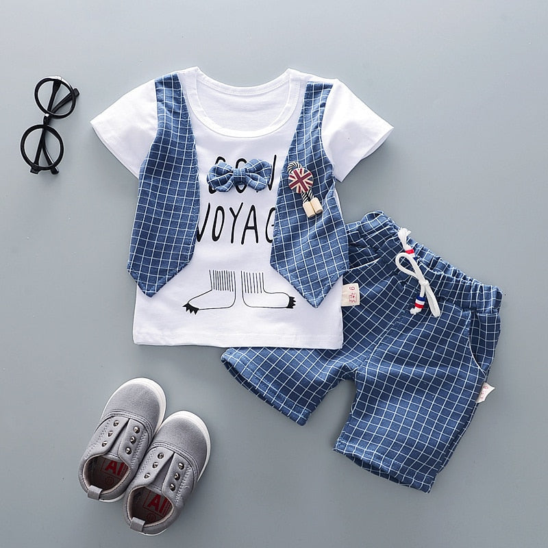 Featuring a Bowknot T-Shirt and matching Shorts, this set offers a warm, comfortable fit; perfect for all-day play.