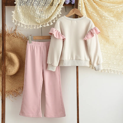 This adorable Autumn Girls Long Sleeve Letter Printed Top+Color Pants set is the ultimate fall fashion combo for your little fashionista! 