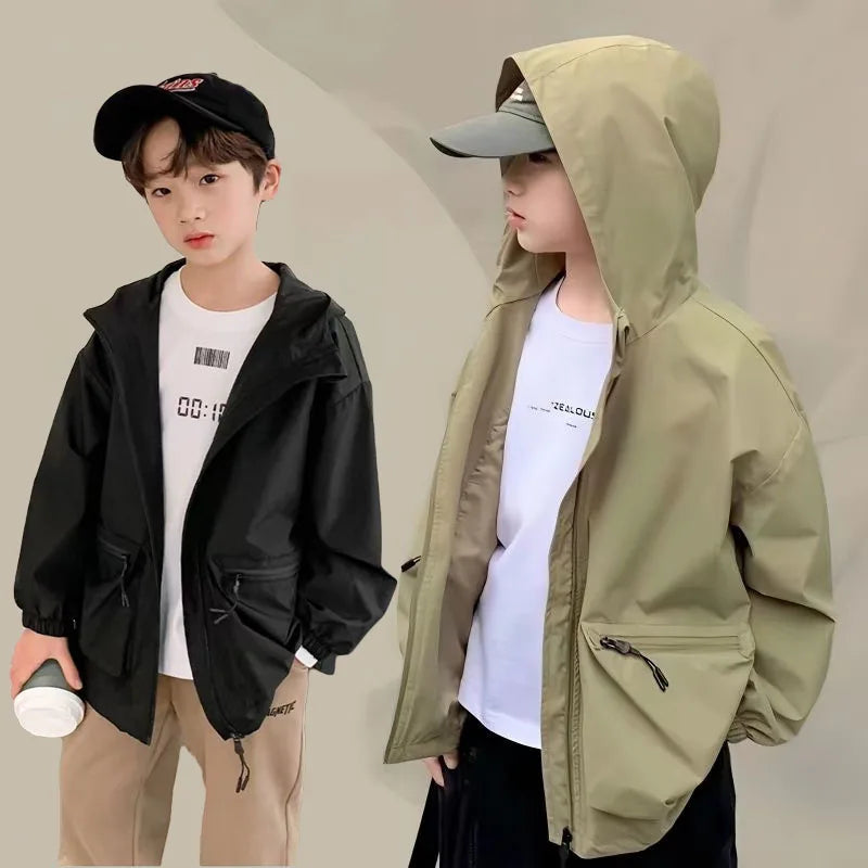 Keep your young explorer cozy and stylish this autumn with our Boys Autumn Fashion Hooded Windbreaker Jackets. 