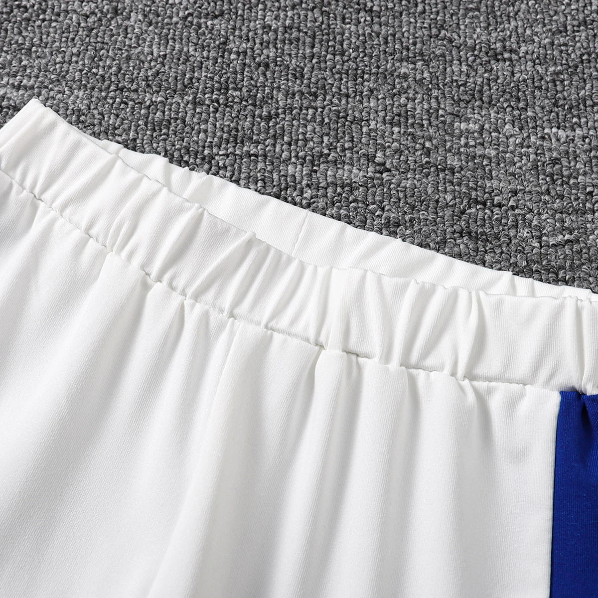 This playful Toddler Boys Letter Patchwork Hoodie Sweater with Pants is perfect for boys aged 18 months to 6 years.