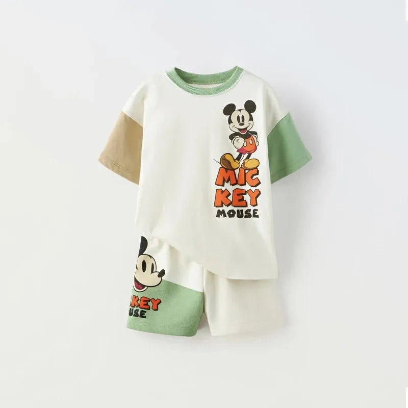 Get your toddler ready for summer in this stylish Simba short sleeve shirt and shorts set!