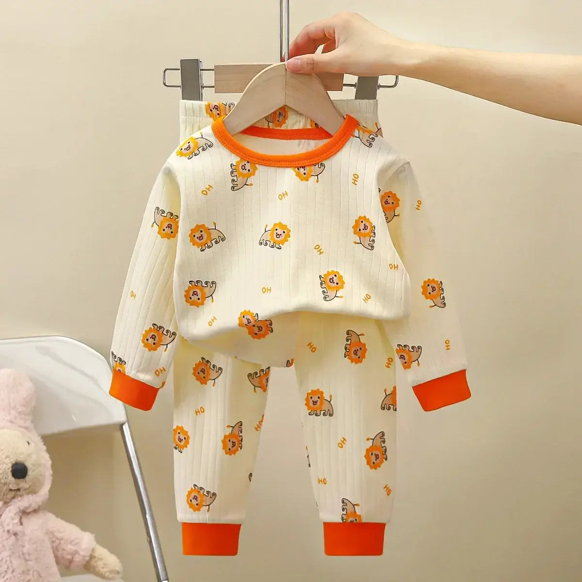 Get ready for a cozy night's sleep with our Autumn Kids Pure Cotton Sleepwear Sets! These pajamas are perfect for the fall.