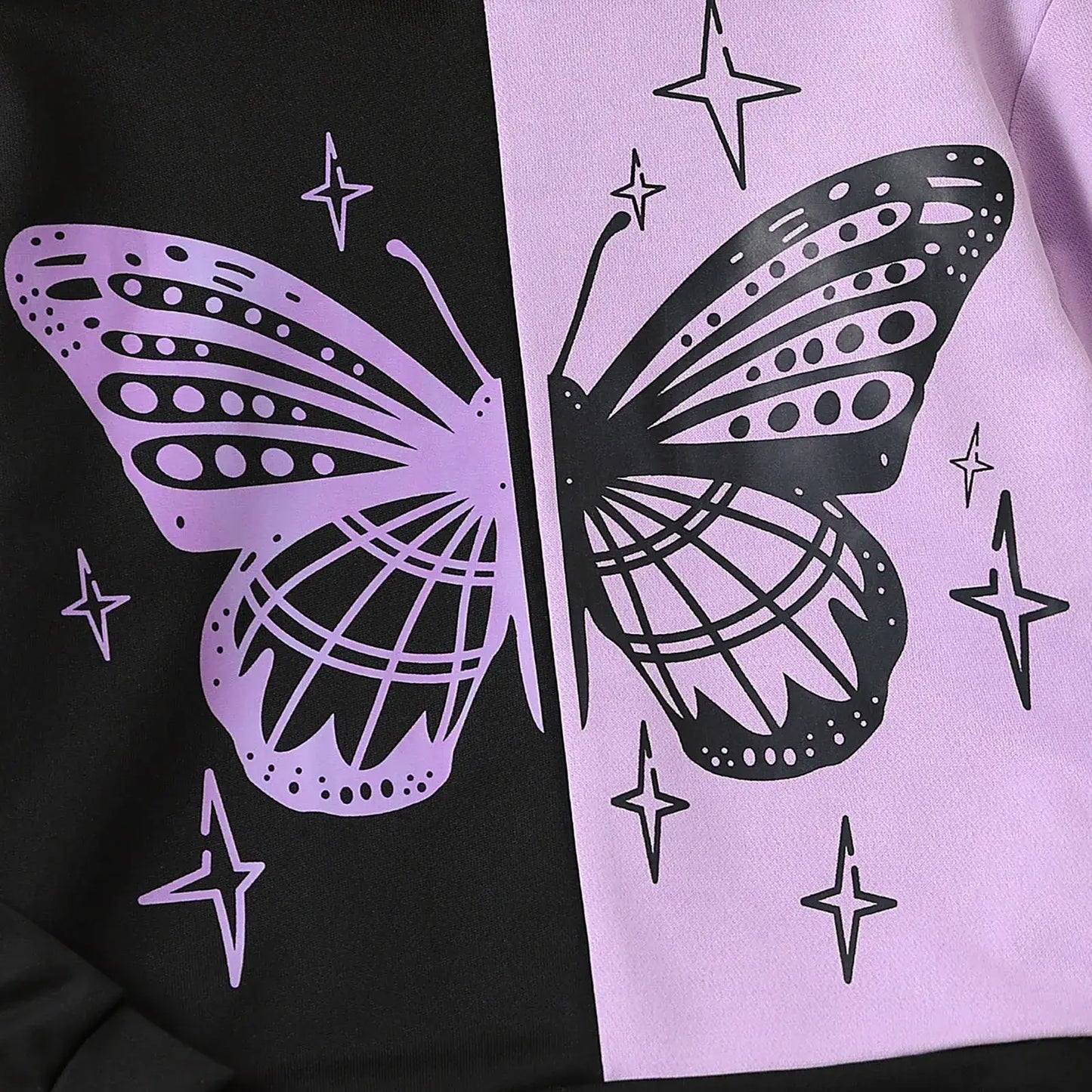 This Girls Autumn Butterfly Split-Color Hooded Sweatsuit is perfect for your little fashionista who loves comfort and style! Made from breathable cotton-polyester, it keeps her cozy without sacrificing softness or safety. 