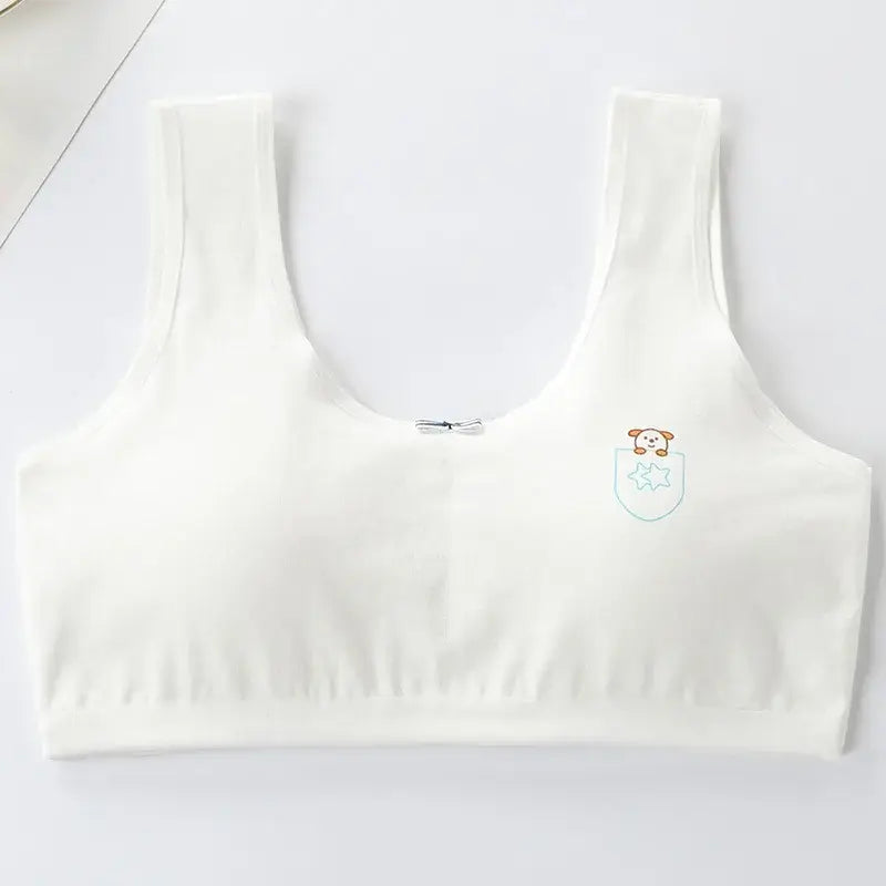 Experience ultimate comfort and style with our Girls Cotton Sponge Cup Bra! It provides breathability and durability.