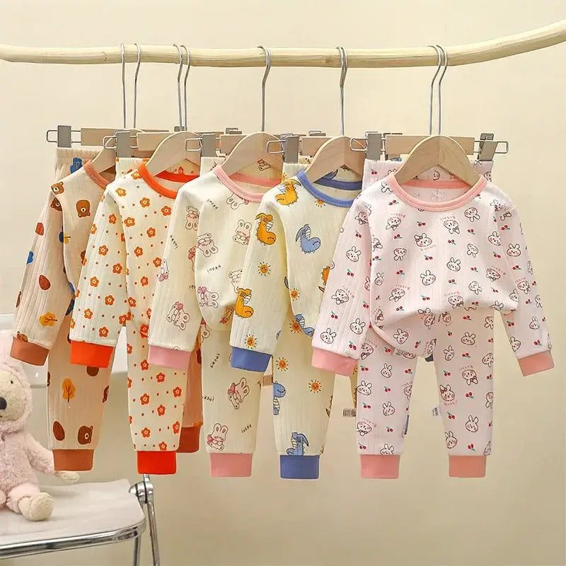 Get ready for a cozy night's sleep with our Autumn Kids Pure Cotton Sleepwear Sets! These pajamas are perfect for the fall.