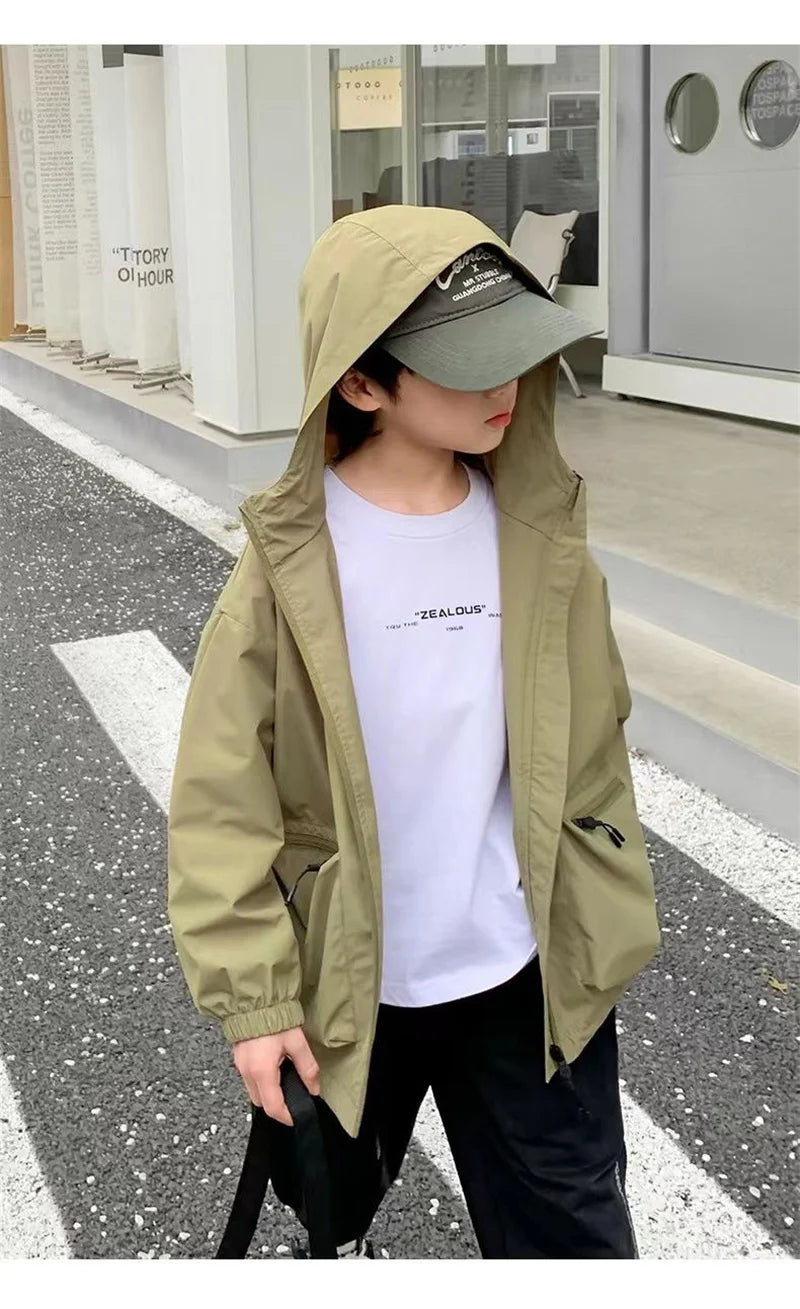 Keep your young explorer cozy and stylish this autumn with our Boys Autumn Fashion Hooded Windbreaker Jackets. 