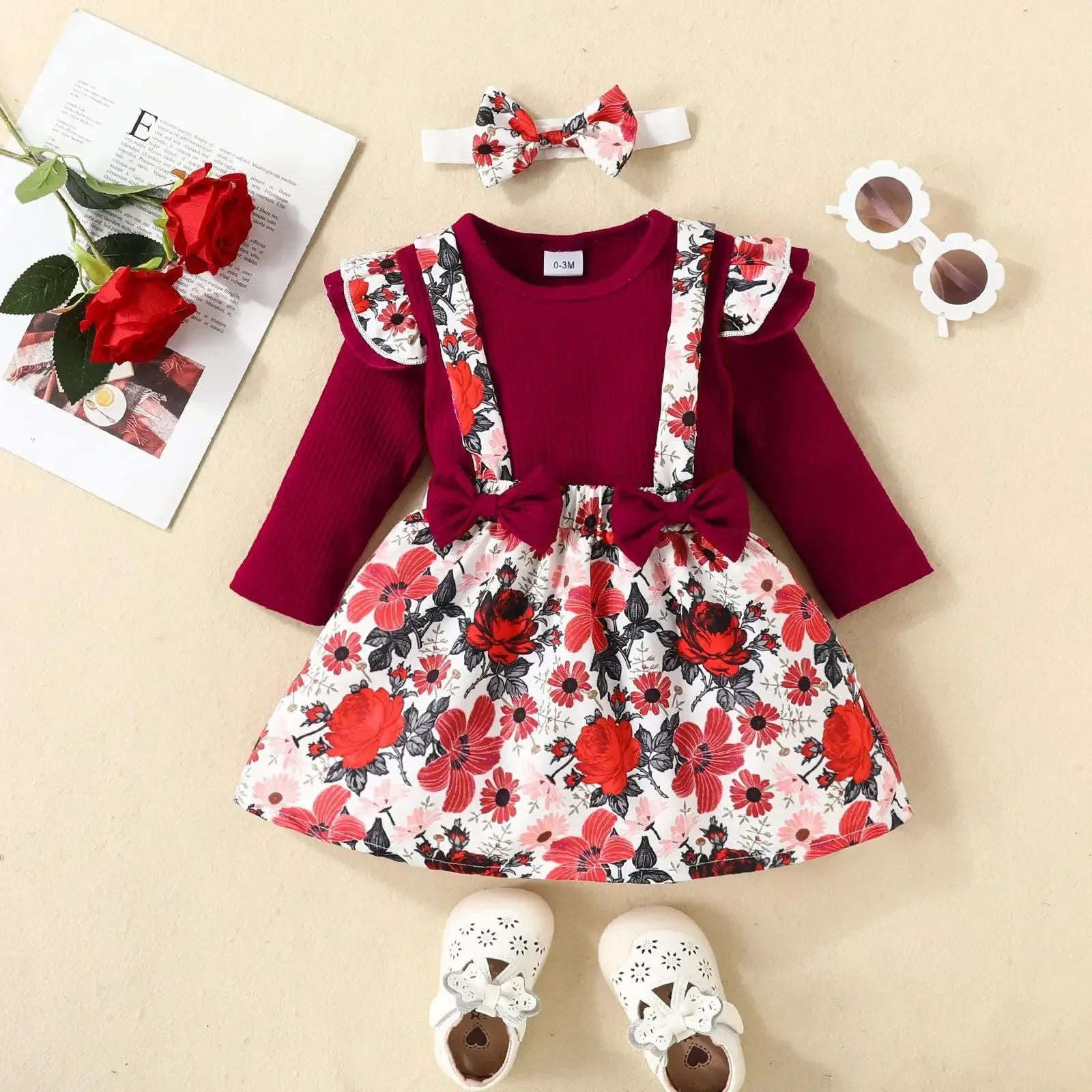 Outfit your little one in style with this cute Infant Girls Bowknot Romper-Headband 2PC Set!