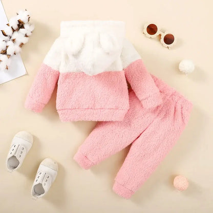 Dress your little one in cozy style with this Autumn Newborn Girls Fluff Hoodie Set. Made with soft, warm materials.