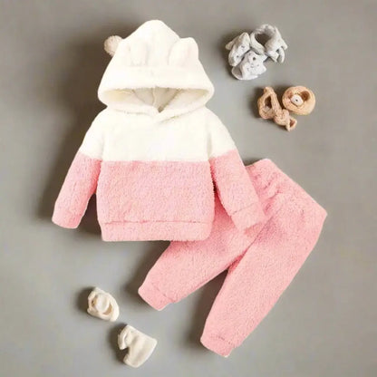 Dress your little one in cozy style with this Autumn Newborn Girls Fluff Hoodie Set. Made with soft, warm materials.