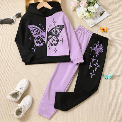 This Girls Autumn Butterfly Split-Color Hooded Sweatsuit is perfect for your little fashionista who loves comfort and style! Made from breathable cotton-polyester, it keeps her cozy without sacrificing softness or safety. 