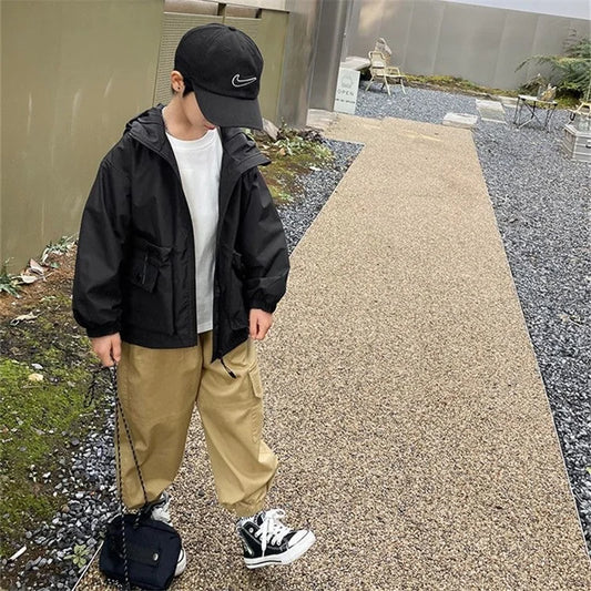 Keep your young explorer cozy and stylish this autumn with our Boys Autumn Fashion Hooded Windbreaker Jackets. 