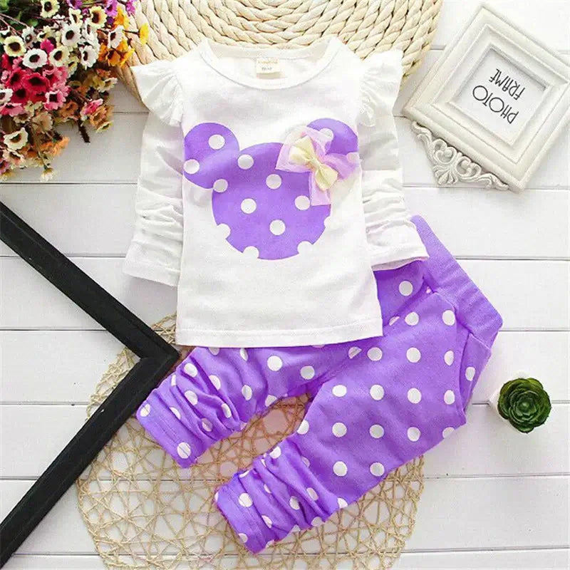 This adorable Autumn Toddler Girls Bow-Dot Shirt-Pants Set offers comfort and style for your little one.