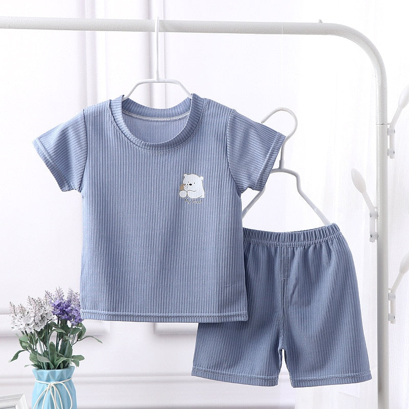 Say goodbye to uncomfortable nights and keep your little one feeling at ease with the soft and breathable fabric.