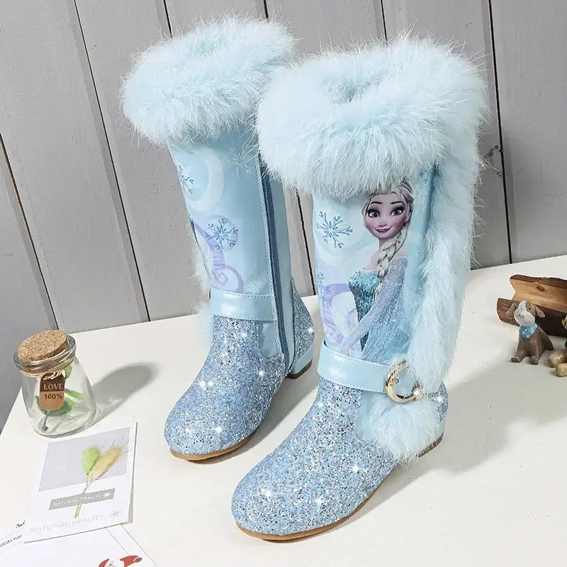 Step out in style and comfort this winter with our Winter Girls Low Heel Boots with Fur!