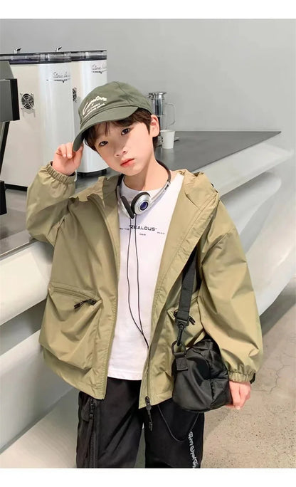 Keep your young explorer cozy and stylish this autumn with our Boys Autumn Fashion Hooded Windbreaker Jackets. 