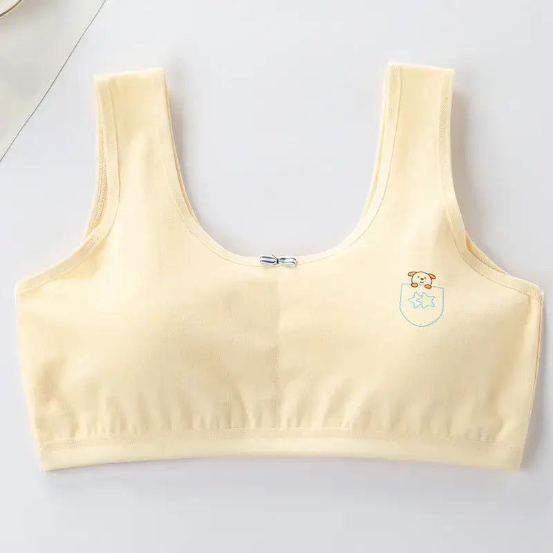 Experience ultimate comfort and style with our Girls Cotton Sponge Cup Bra! It provides breathability and durability.