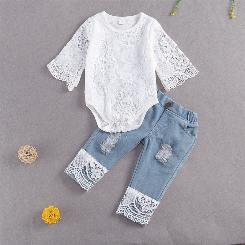 Infuse a touch of elegance into her everyday wardrobe with this Infant Girls Long Sleeve Lace Romper & Soft Jeans 2Pcs Outfit.