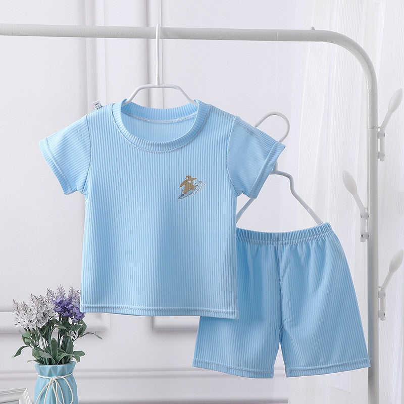 Say goodbye to uncomfortable nights and keep your little one feeling at ease with the soft and breathable fabric.